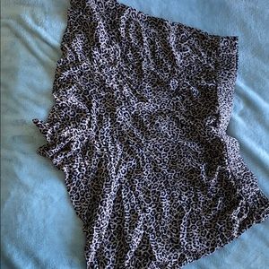 High-waisted flow shorts